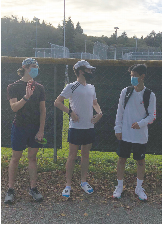 Senior Max
Lagunoff
attends a
UPrep exercise
pod with fellow
cross country
team members
Andrew Ye and
Sidney LeVine.
Lagunoff uses
running to
exercise and
hang out with
his friends
during this time.