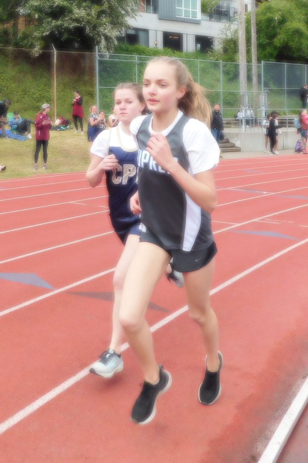 Sixth+grader+Olivia+Frossmo+runs+the+1600m+race+at+the+West+Seattle+track+meet.