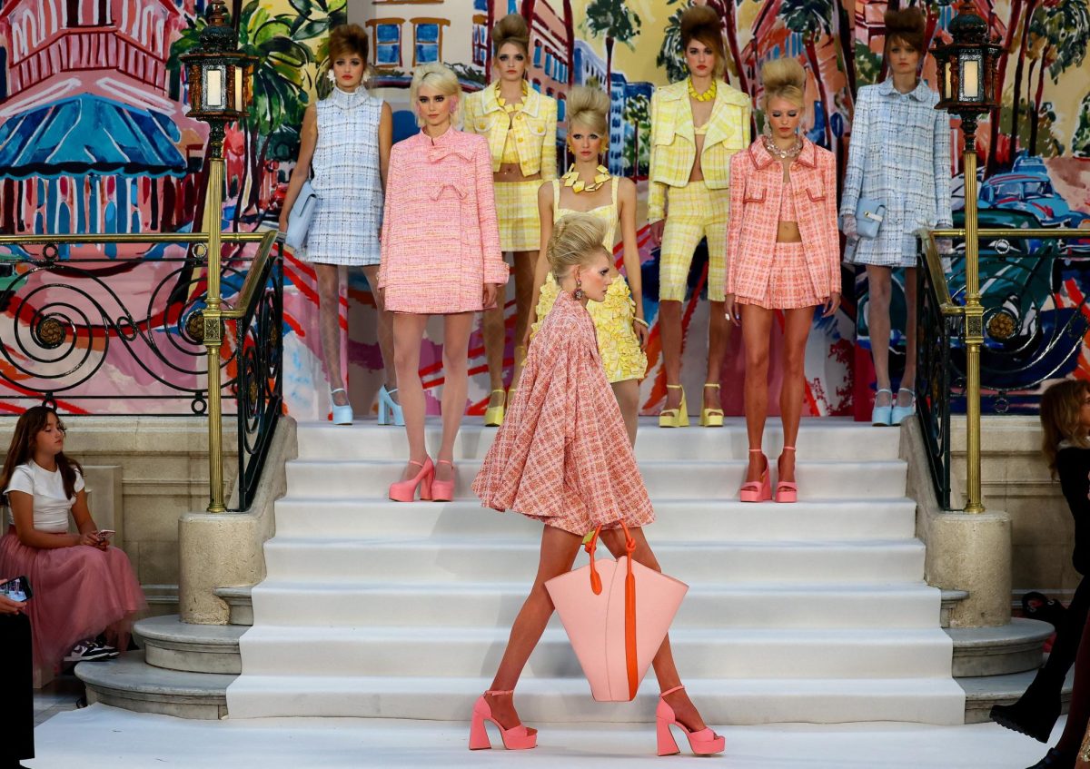 Models present creations at the Paul Costelloe SS26 catwalk show during London Fashion Week in London, Britain, September 19, 2025. REUTERS/Isabel Infantes